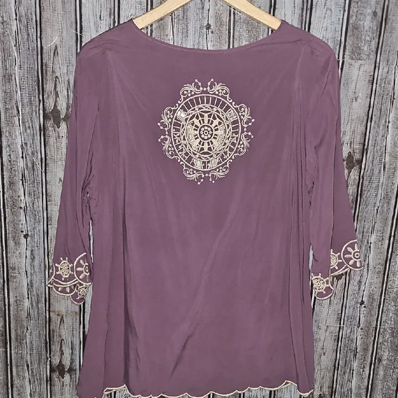 Solitaire Plum Tunic with Intricate White Embroidered Detailing - Picture 8 of 9